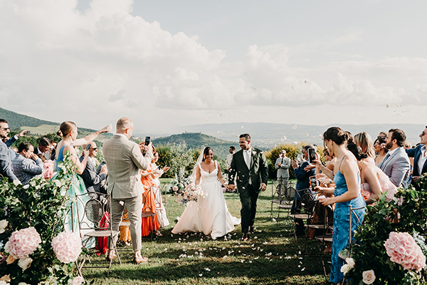 romantic-wedding-umbria-overflowing-lovely-details_21